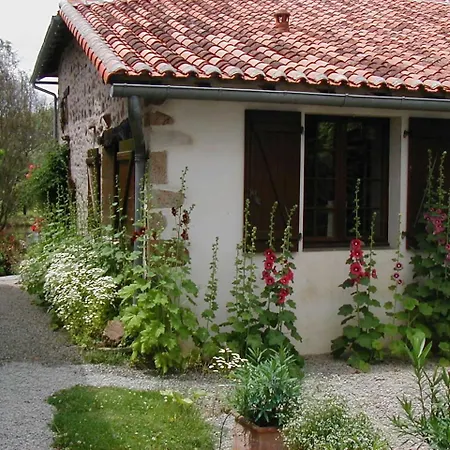 Le Pit بيت ضيافة